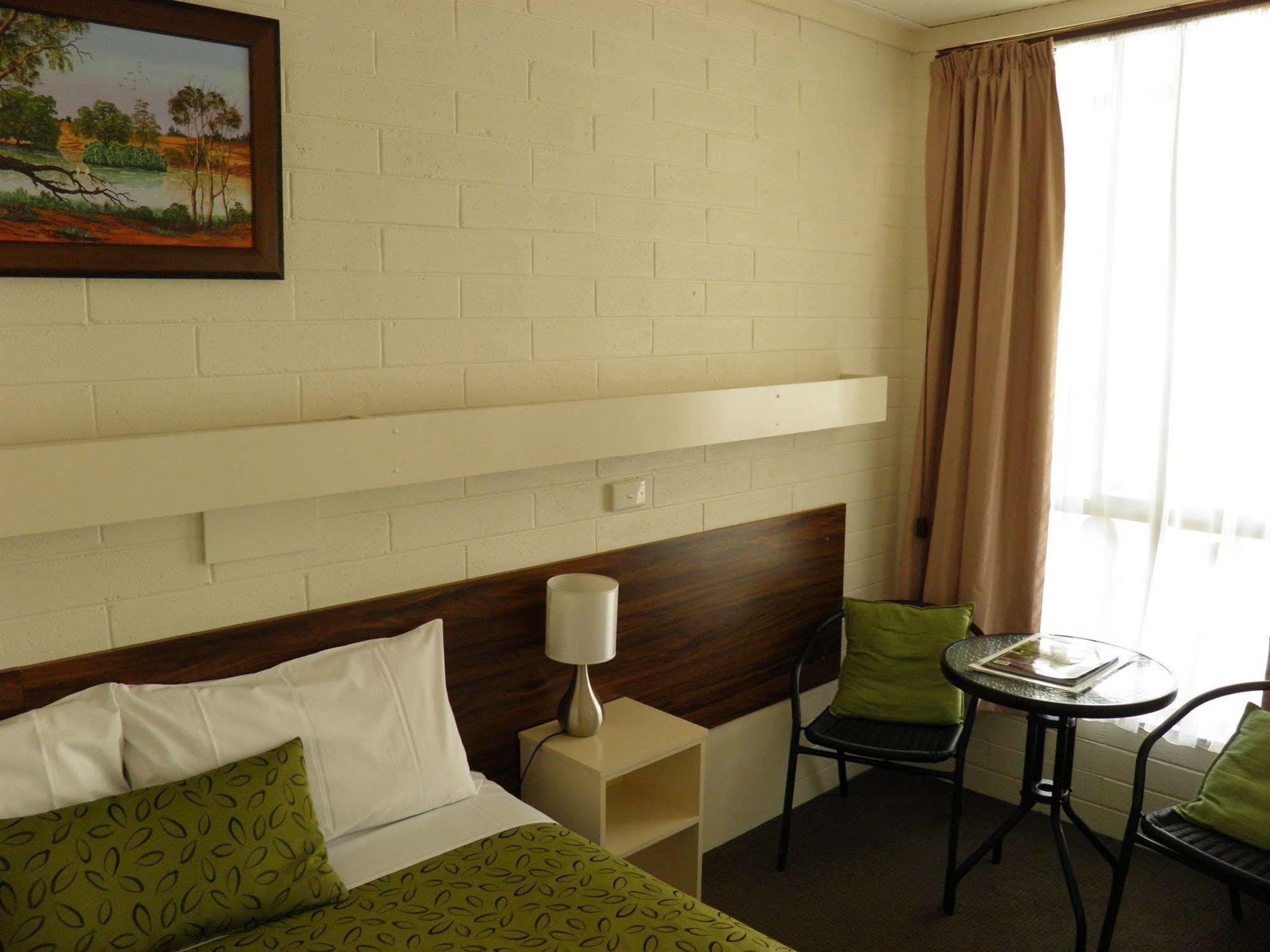 7Th Street Motel Мілд'юра Екстер'єр фото